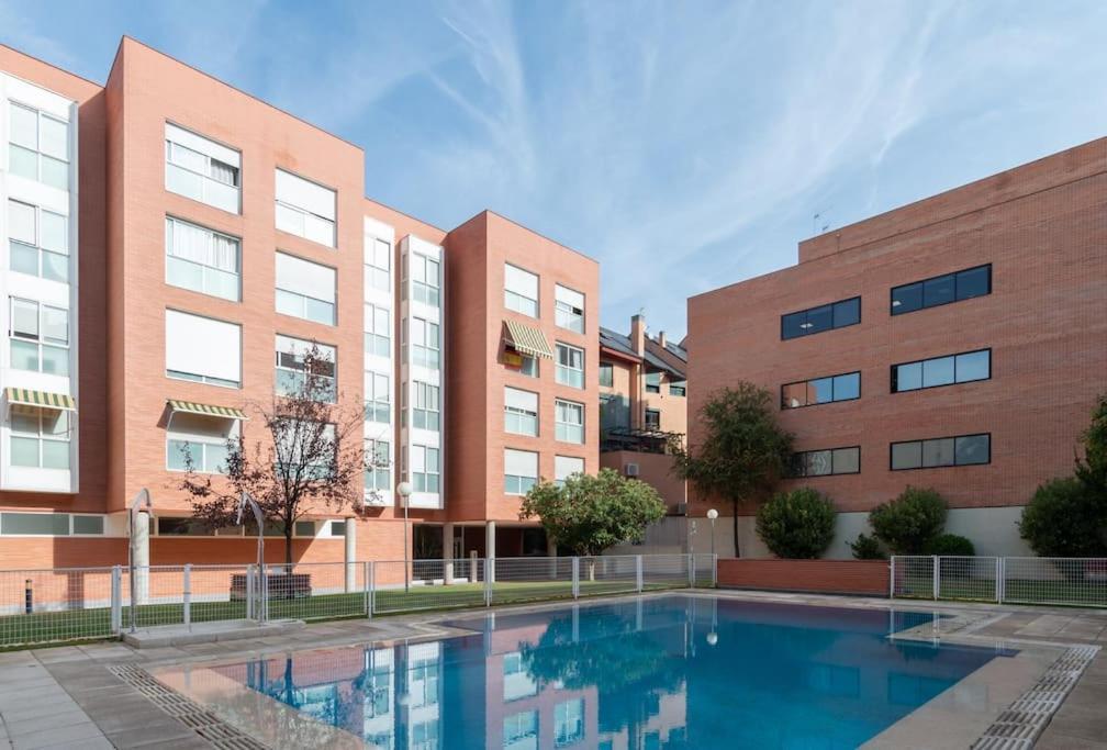 Vivienda Con Zona De Trabajo, Piscina Y Parking Apartment Madrid Exterior photo